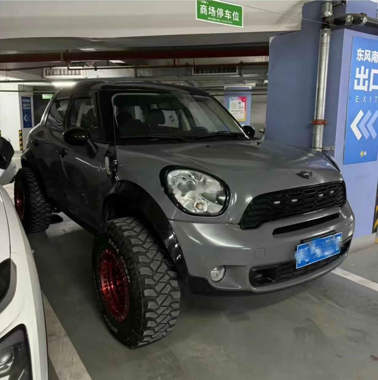 接触了几辆某自主品牌的硬派越野车，第一辆进行检查的时候以为这车出过事故然后修的很