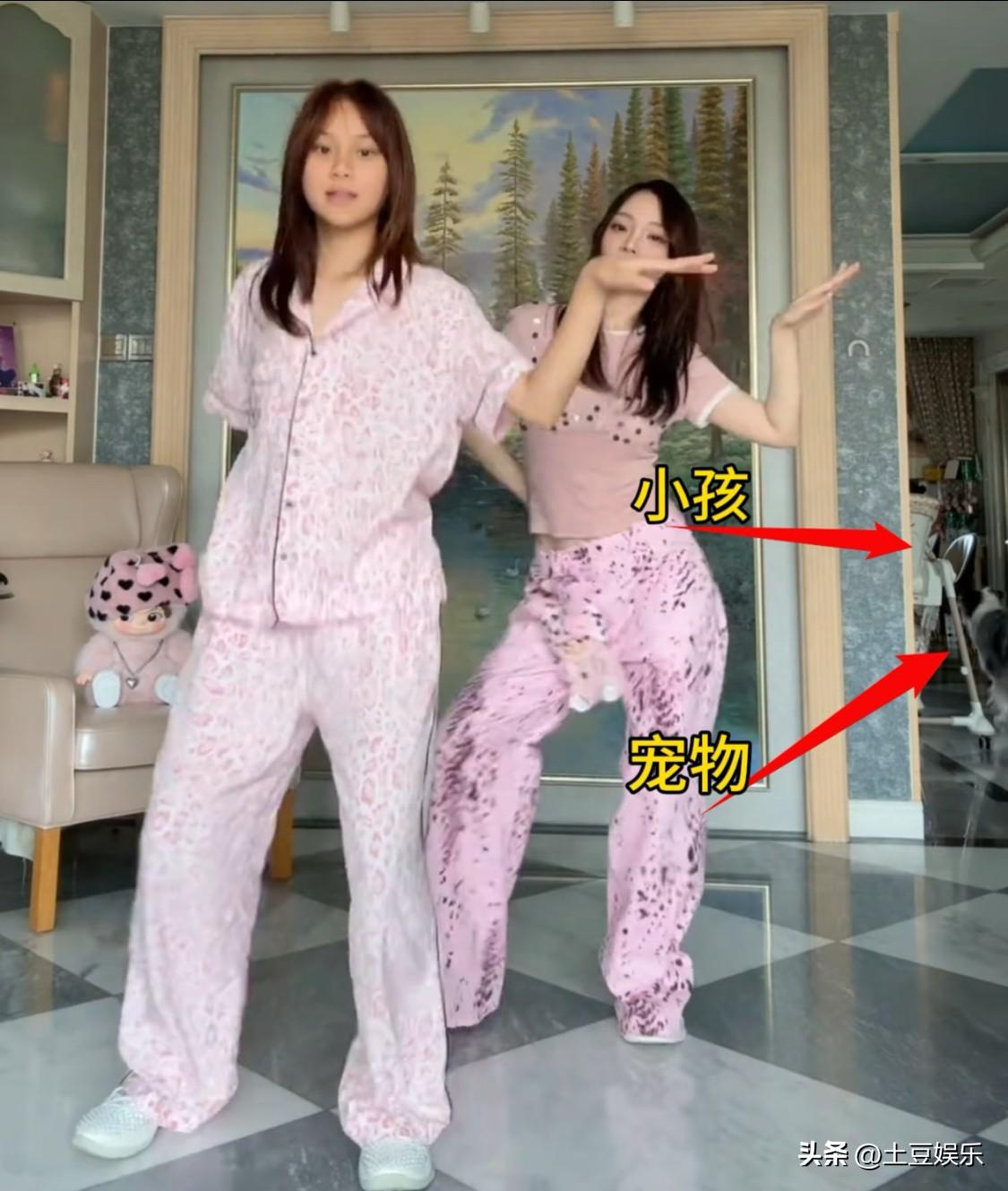 李小璐儿子疑曝光，甜馨有弟弟了？时间过得真快，贾乃亮李小璐离婚时，甜馨才7岁。没