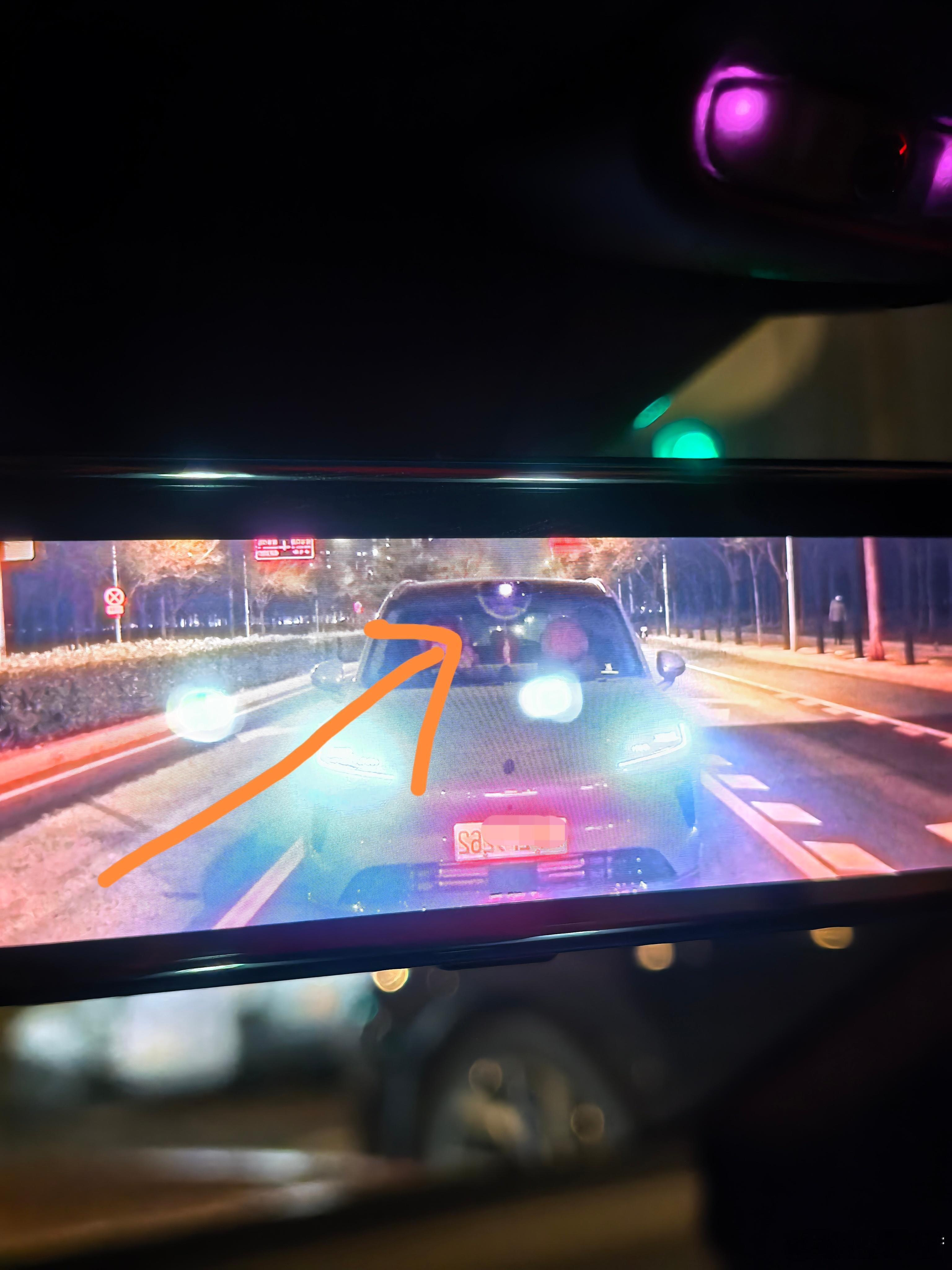 汽车的激光雷达时时刻刻照射着我们 