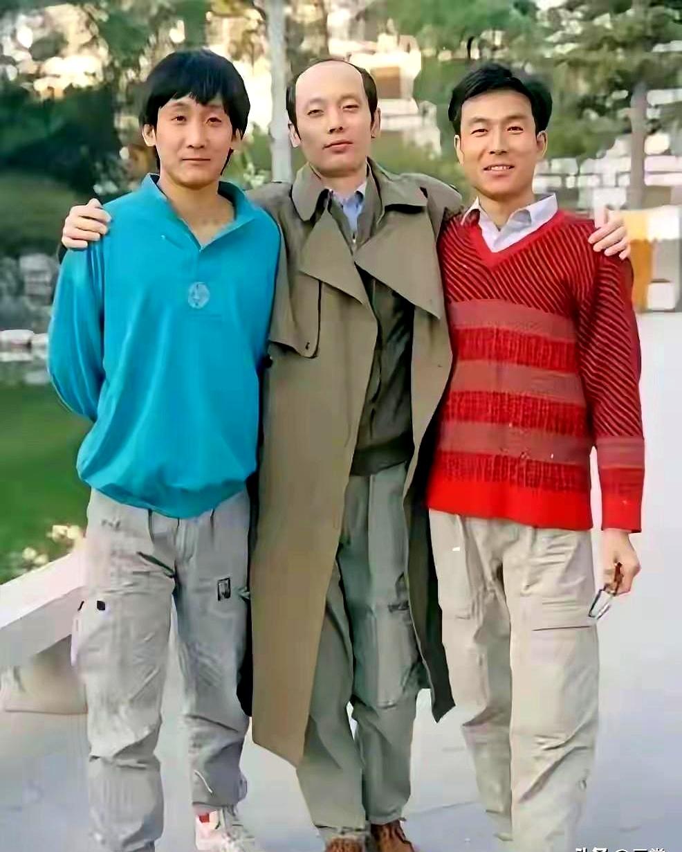 谁能想到，曾经火到一眼就认出的“三剑客”，现在再看居然有点恍惚了？
一位已经离开