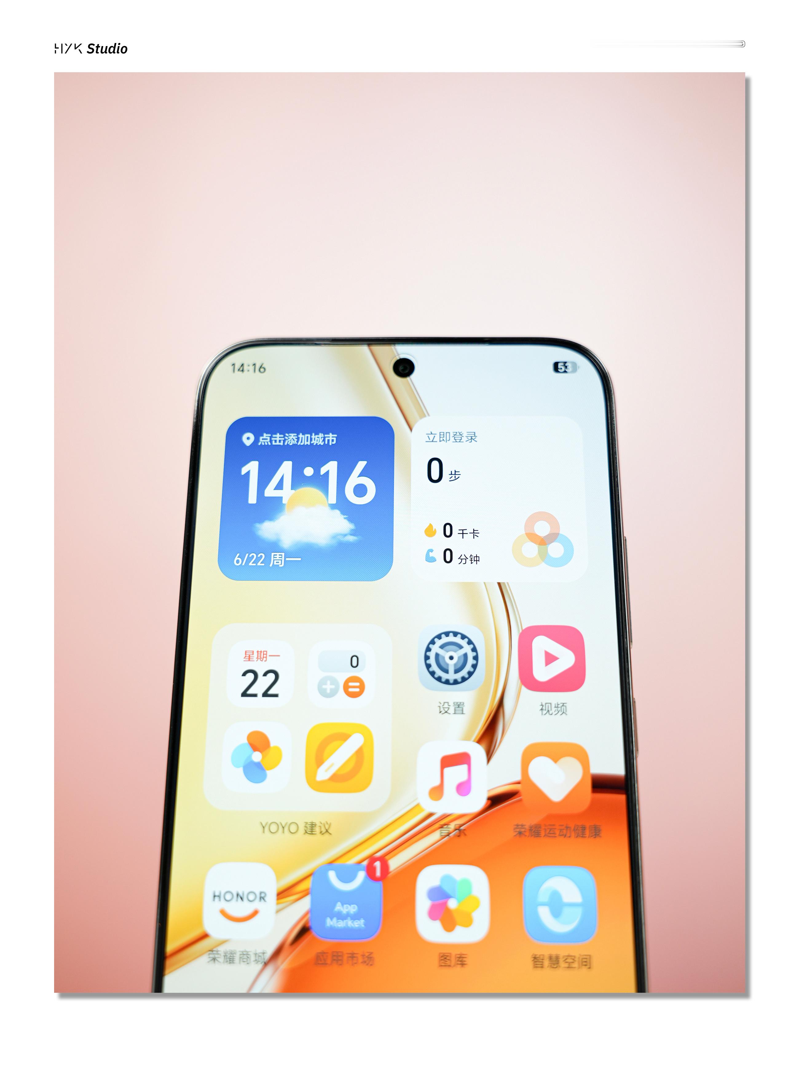 HYK图赏｜荣耀X80 Pro Max「闪电红」，素皮材质后盖，摸起来挺舒服的，