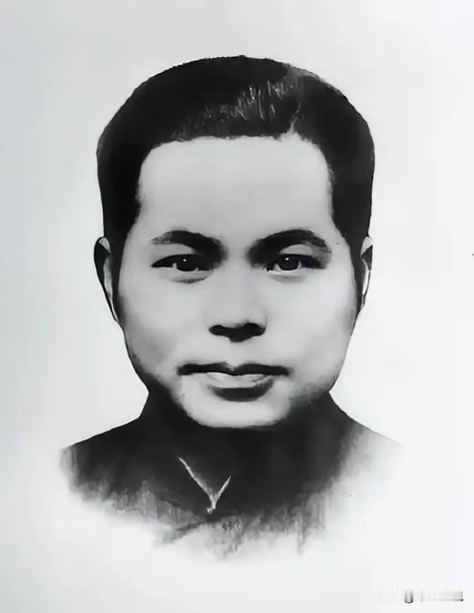 1946年，国军少将趁着夜色，闯进了一个地下党员家里，他用枪顶着地下党员的脑袋，