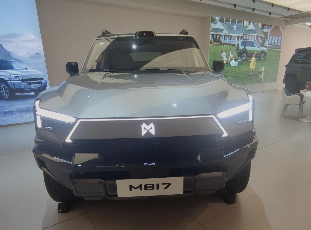 智能越野硬派SUV《猛士M817》
  东风汽车旗下，全新华为乾崑助力猛士M81