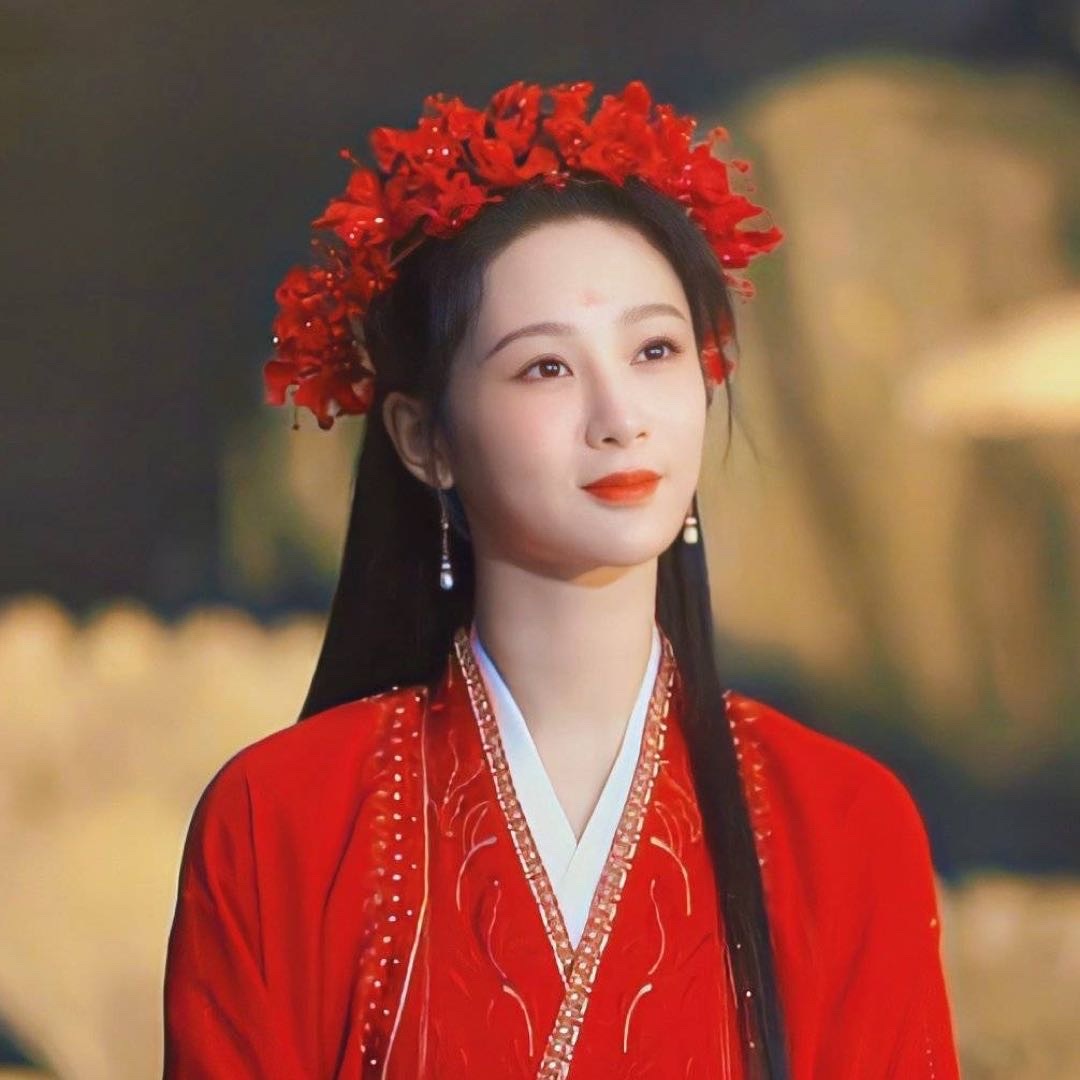 杨紫长相思三周年yz杨紫小夭 三载光阴，岁酿相思，大荒犹在，小夭依旧。杨紫 / 