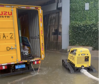 水深40厘米，水泵抽了5个小时，龙坞桥洞终于通了