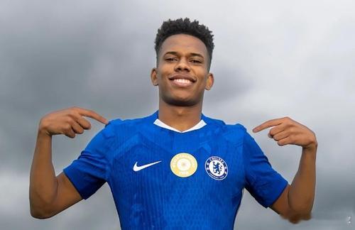 罗马诺：切尔西认为埃斯特旺是完美签约，愿笑着支付浮动条款在埃斯特旺打入进球帮助切