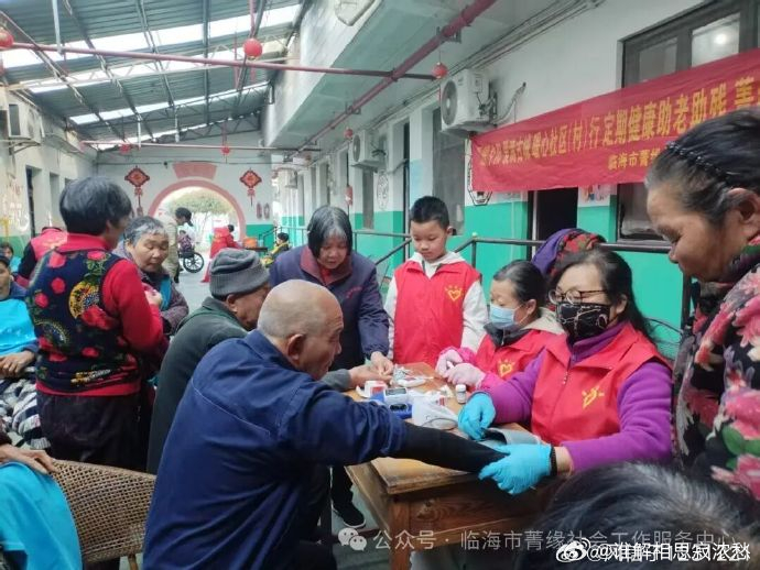 一支志愿队十二载坚守服务群众70多万人次临海菁缘志愿者服务队，创建于2015年，