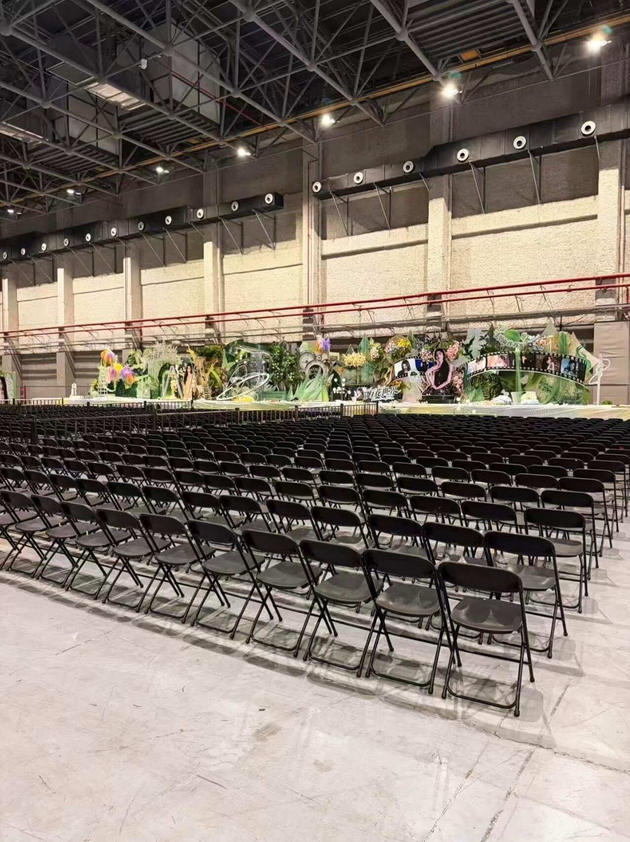 【鞠婧祎】鞠婧祎万花世界开机应援现场布置，40米花墙+1680座位，期待苏绿夏
