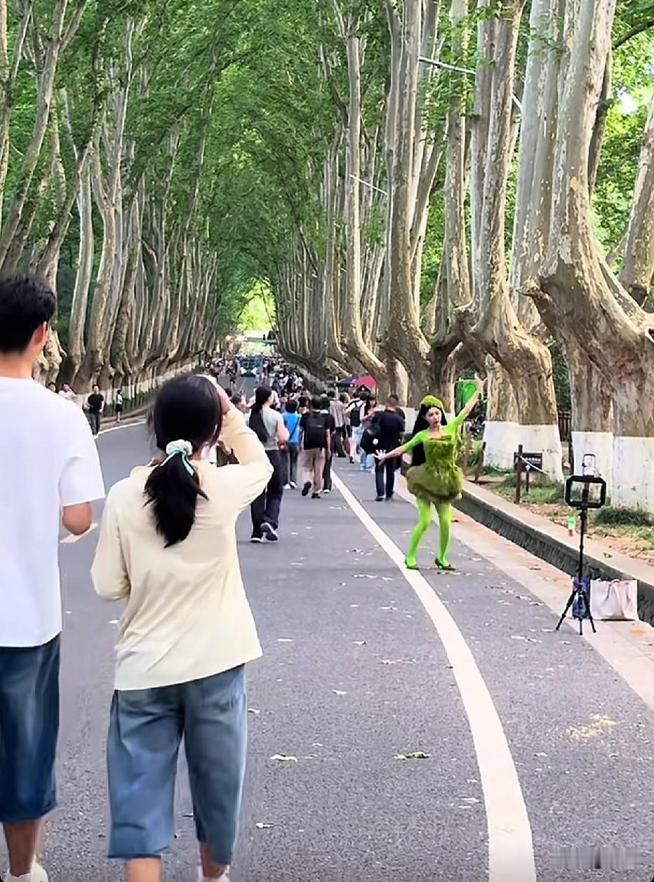 为啥这些网红都喜欢在户外直播？