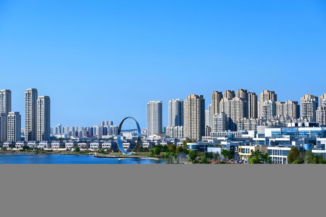 关于公园的照片分享晴空万里，万里无云，徜徉在阳光下，微风轻拂，简直是太惬意了。