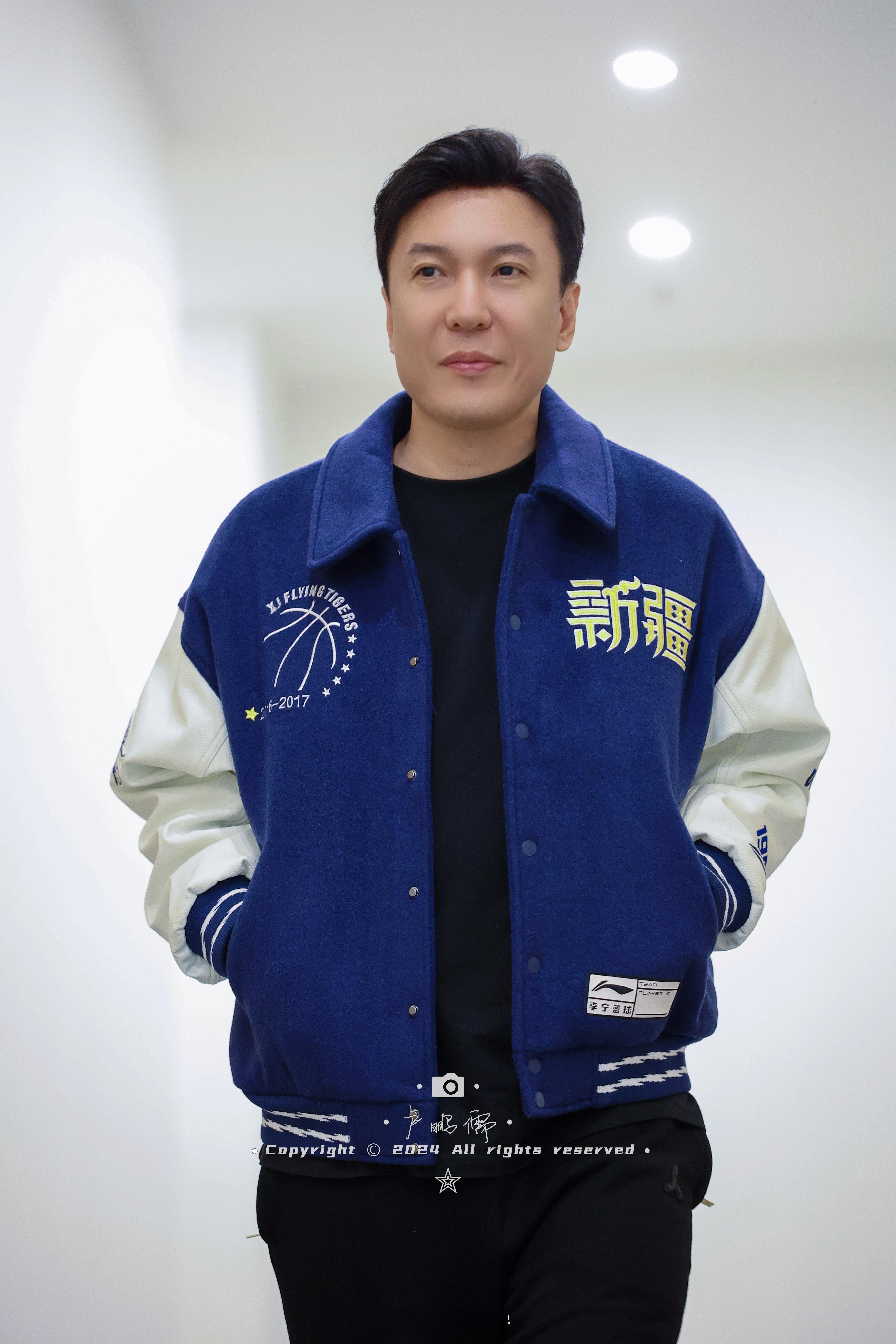 滴滴滴，让一让！球员通道有男模队来袭——郭总 