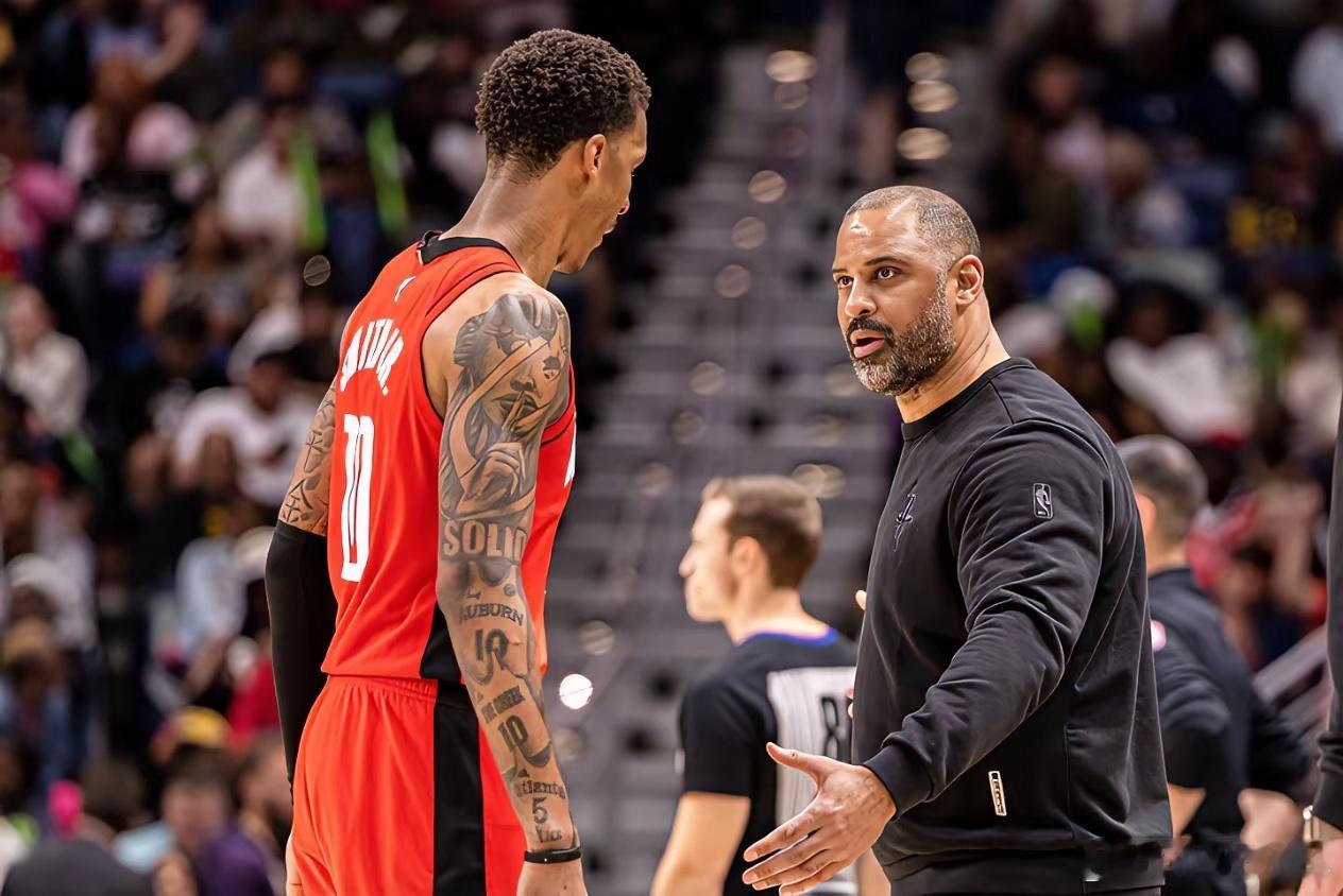 NBA季后赛历史上，没有任何一支球队在0-3落后后完成翻盘，但有四支球队将比赛拖