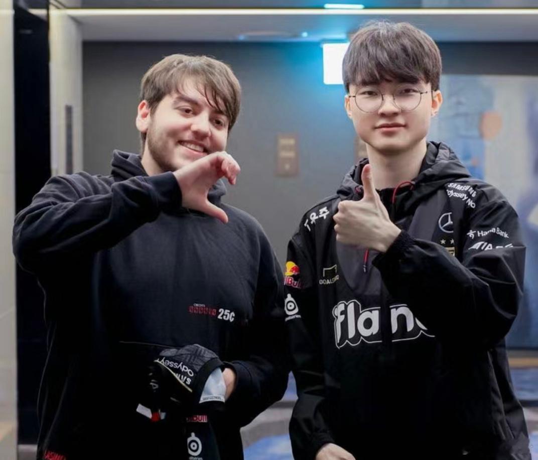 兄弟们Faker是把想赢彻彻底底地付诸在了行动上[嘘][嘘]这种人他不拿冠军谁拿