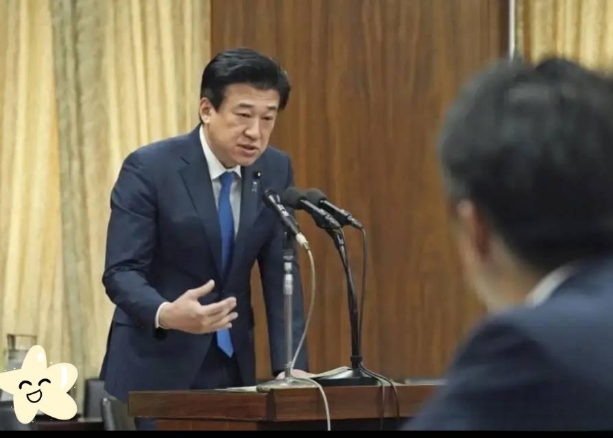 看着木原稔在7号记者会上的那番表演，我不厚道地笑了。

说什么“针对特定国家的措