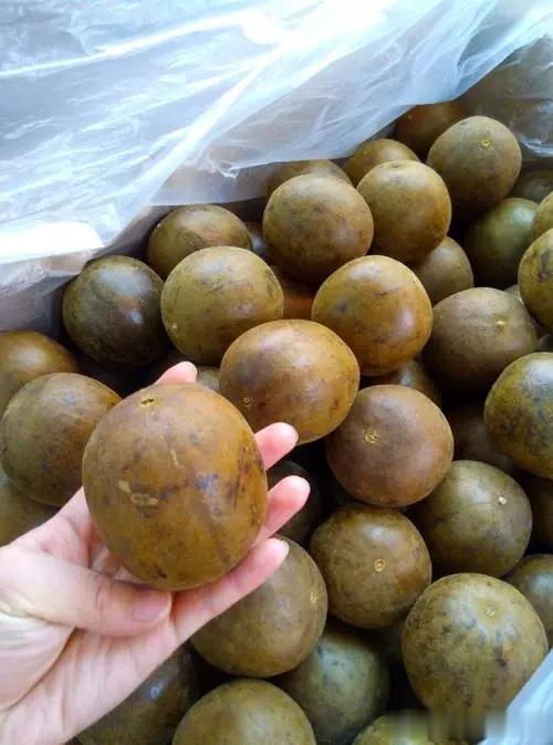 孩子咳嗽，记住6吃6不吃，帮助缓解！
 
6不吃：
1、甜食肥甘厚腻油炸食品，生