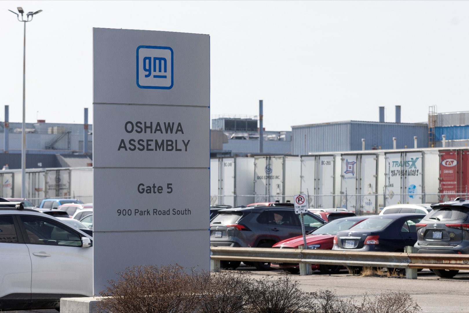 【#加拿大向美国车企追债#：通用、Stellantis欠政府数亿美元】据《华尔街