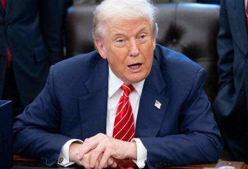 特朗普喊话中国！
4月15日，特朗普在接受采访时称：“中国非常高兴，我将霍尔木兹