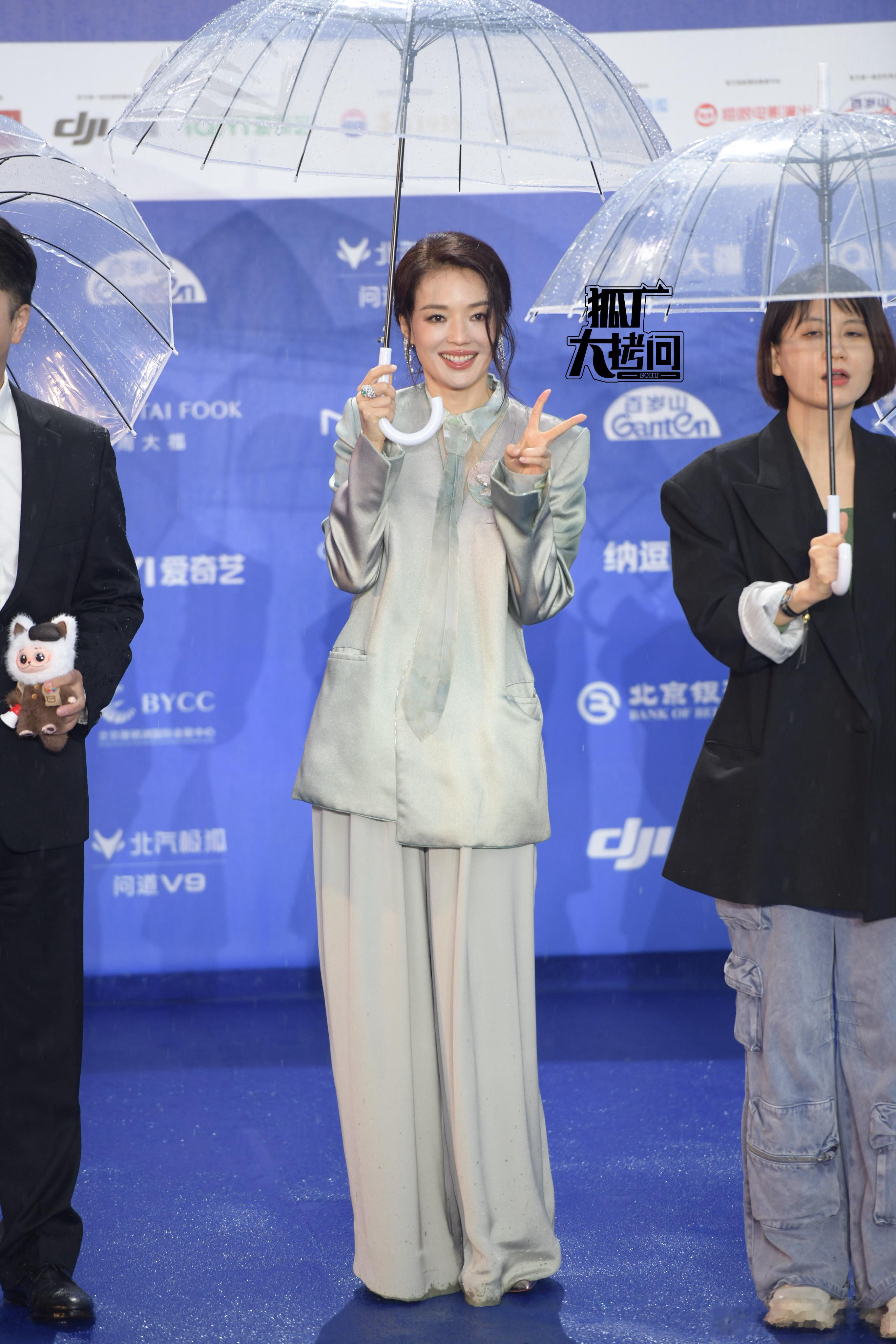 舒淇 ｜ 北京国际电影节 北影节红毯今日寿星舒导就这样美美带来 Armani P