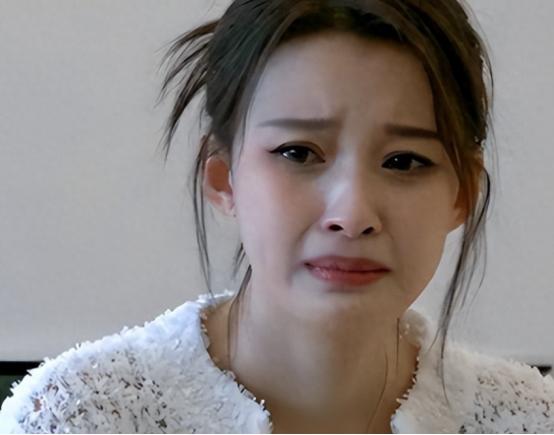 离婚两年，董子健再次官宣喜讯，已成前妻孙怡“高攀不起”的存在

 
两年前，董子