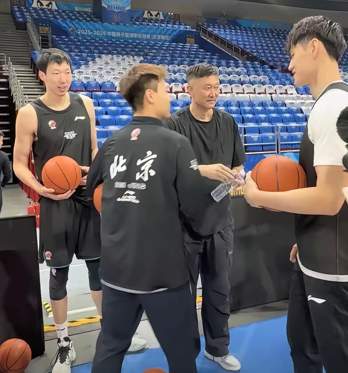 杜锋的旧将下手可不轻呀！
G2广东宏远主场有机会扳回一局吗？
我个人认为做好以下