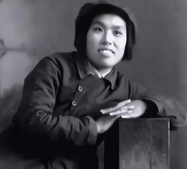 1955年，解放军第一次实行军衔制时，苏振华被授予上将军衔，不久又被提拔为海军政