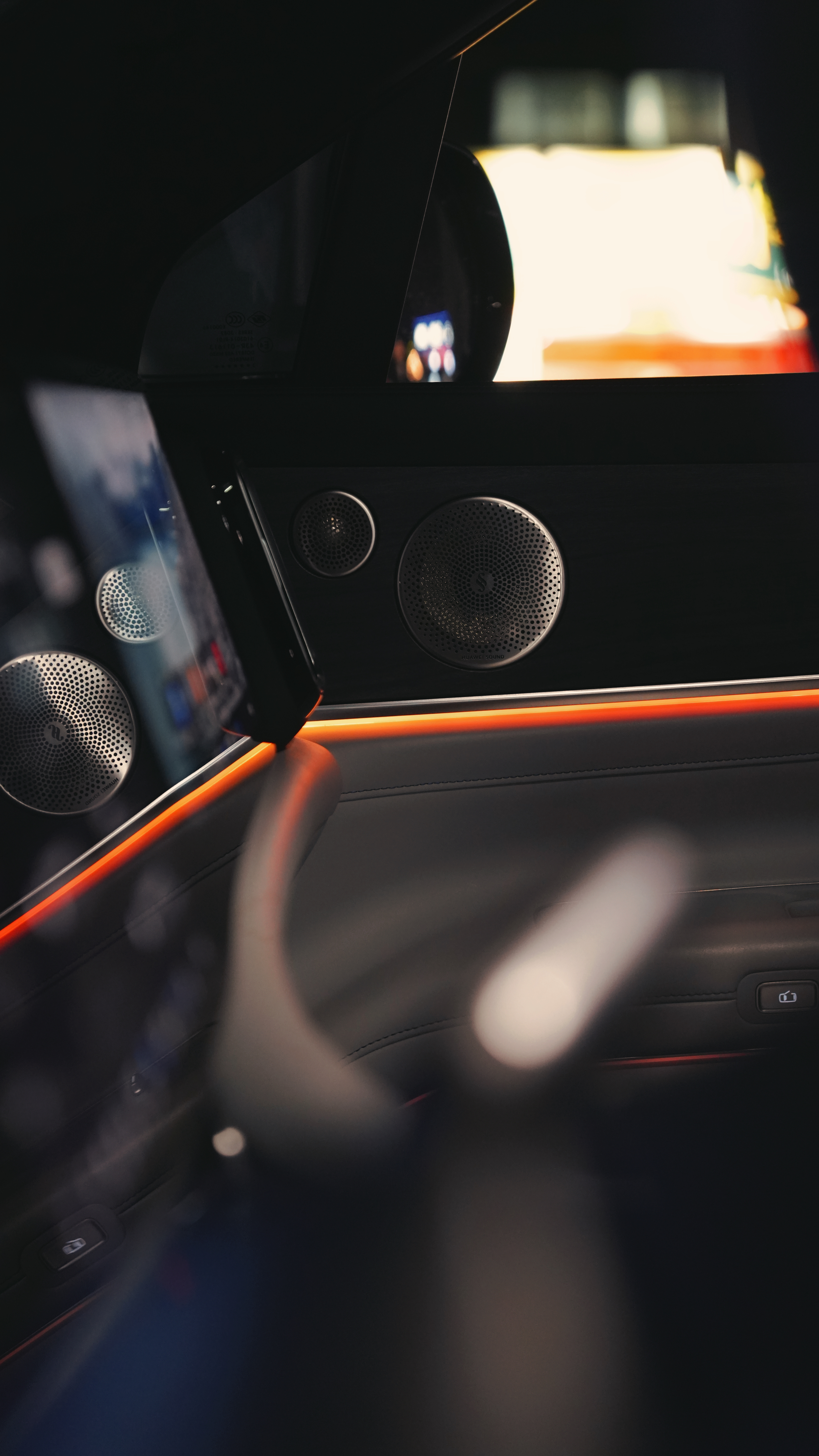 问界M9的细节，在晚上还是可圈可点的，这年头能营造出温馨氛围感内饰不算多