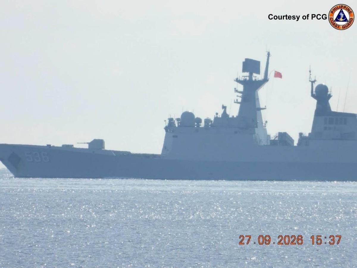 9月27号，南部战区在黄岩岛周边组织海空联合演训，同一天，一条消息在网上刷屏——