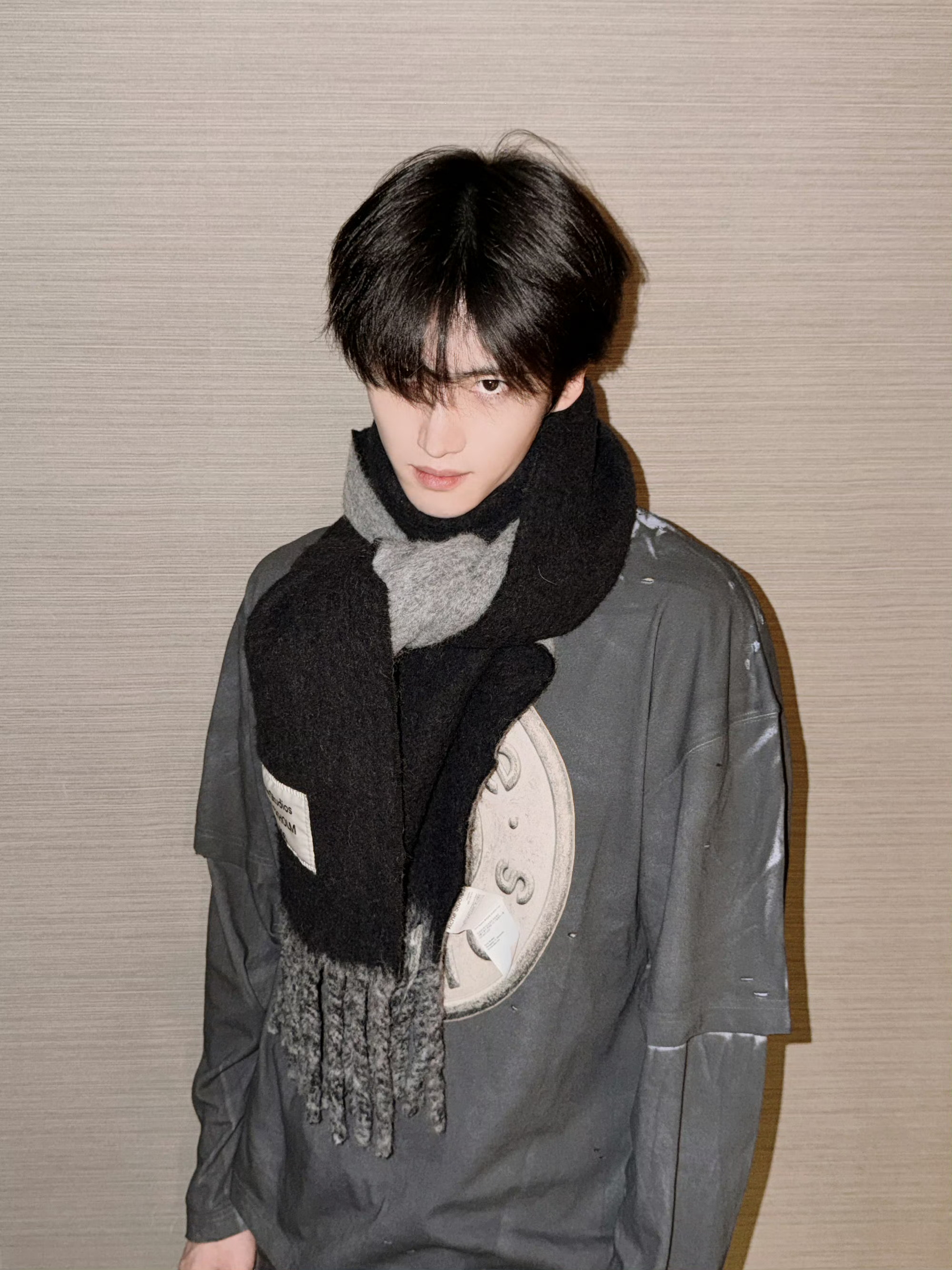 已get闫桉教的围巾新戴法，我马上去实践！ 