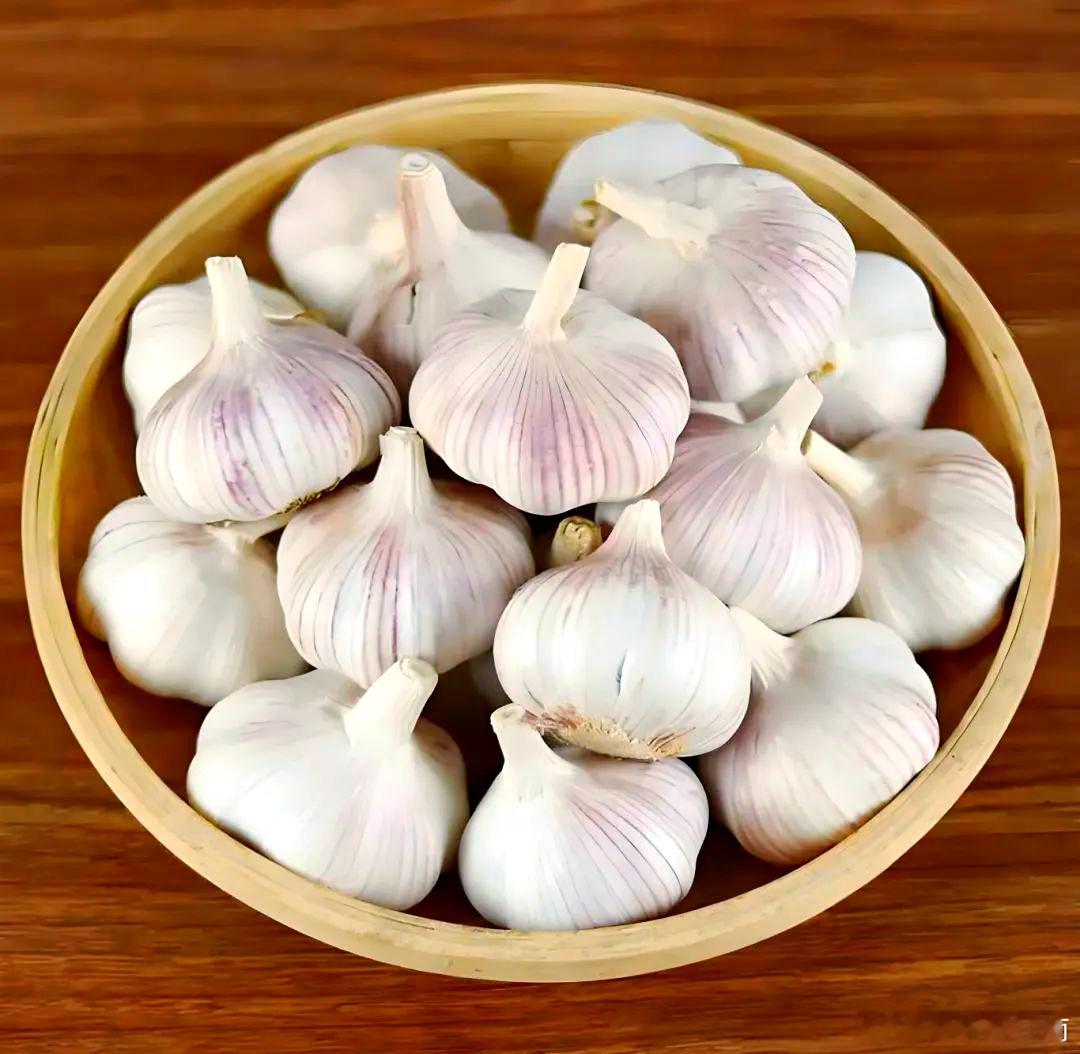 中国大蒜竟被列为国家安全威胁，这是给中国大蒜做免费国际广告呀！歪果人的"安全意识