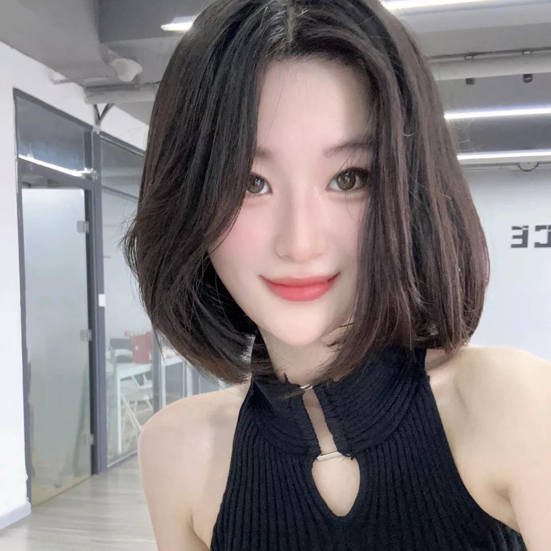 甜美少女风，黑发红唇，时尚穿搭，元气满满！纯真少女风穿搭 粉系少女感穿搭 粉系少