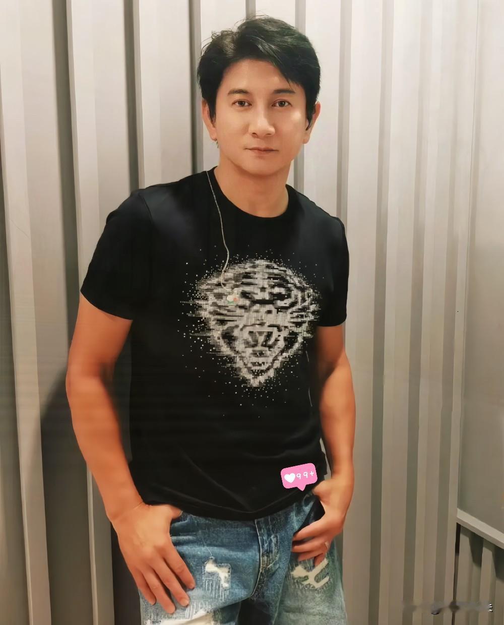 吴奇隆天安门举国旗后活动被叫停，他的反应太从容

看到吴奇隆在天安门手持国旗，为