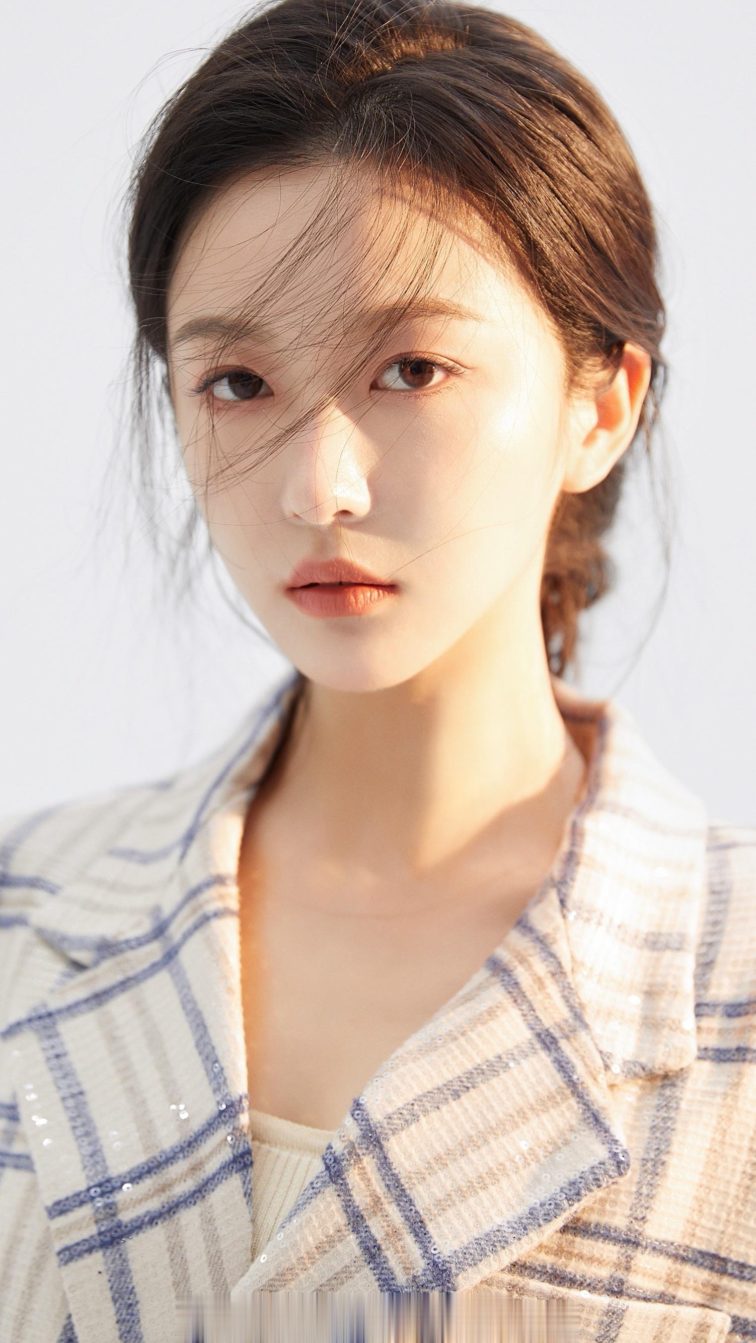 曹婉瑾 大连艺术学院 97年 水瓶座 来自浙江杭州[心] #校园美女汇##校园风