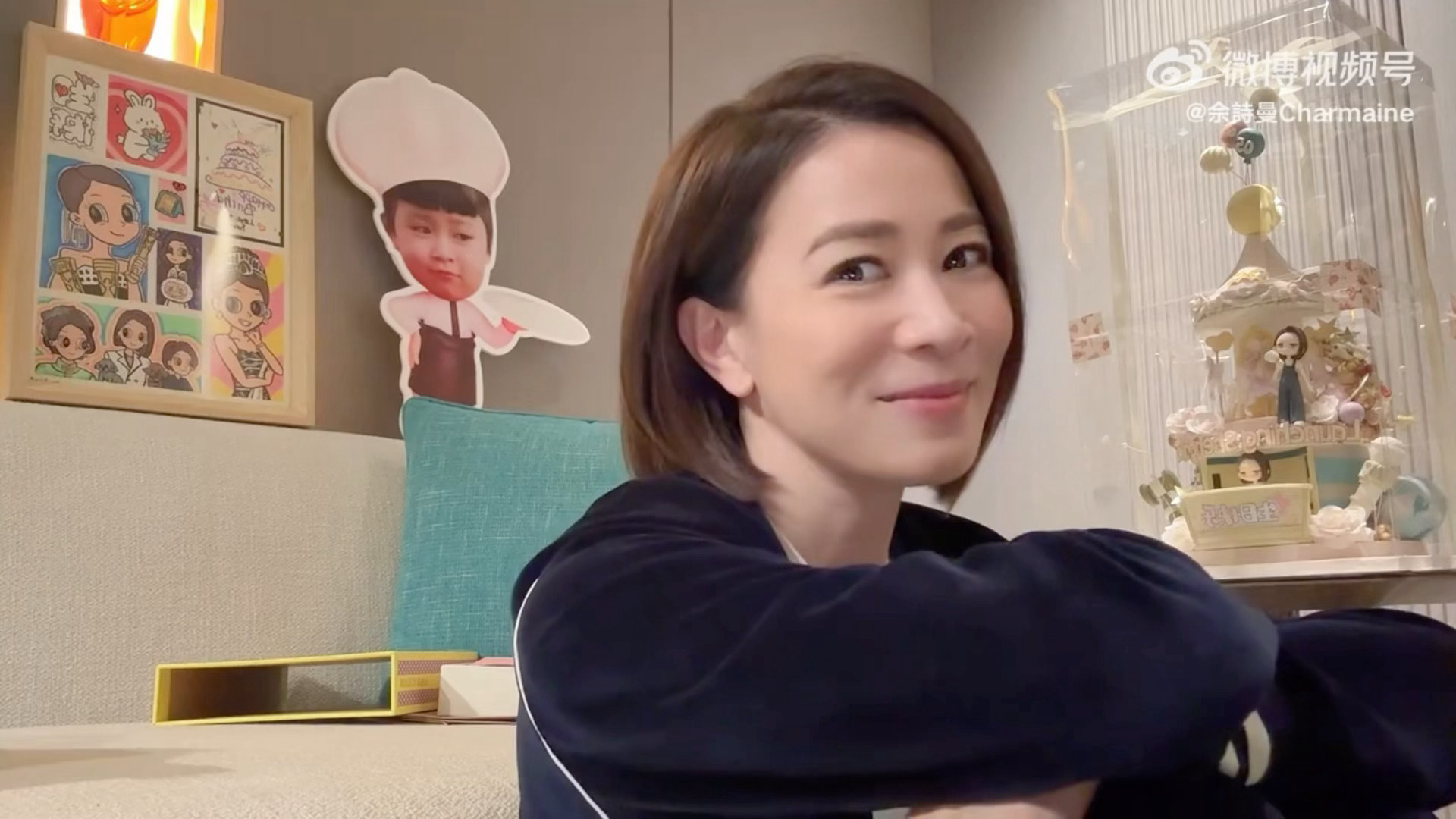 我被佘诗曼可爱到流泪。。已循环此视频一百遍。佘诗曼怎么会！这么甜！！这么可爱！！