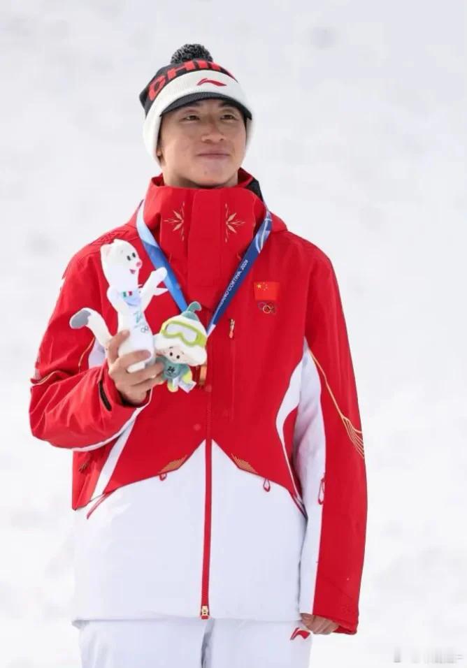 昨天的小马 笑嘻嘻 ，今天的小马 笑不出来。李天马哭了心疼李天马冬奥会