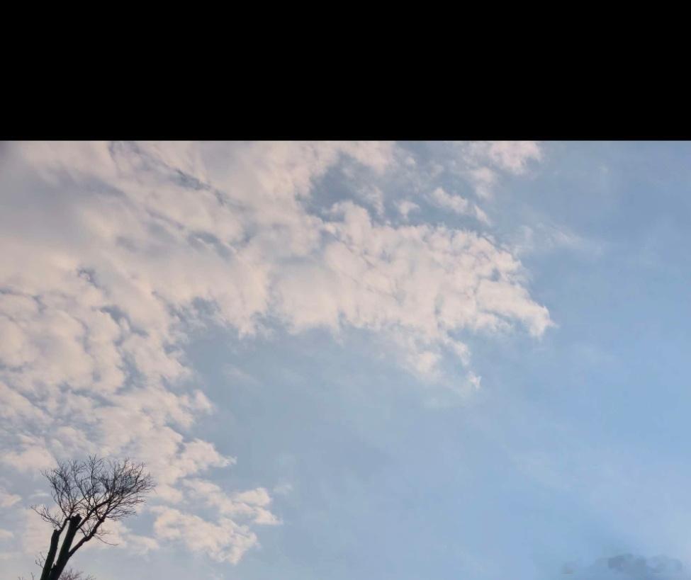 绝景 ！1、 我出差途中手机随手拍的一张照片，我开玩笑问豆包可以参赛不 ？ 这张