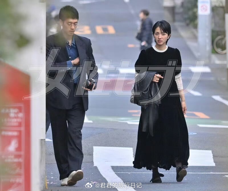 满岛光宣布再婚且怀孕，丈夫是比她小9岁的模特浅野启介。怪不得这么面熟，在优衣库看