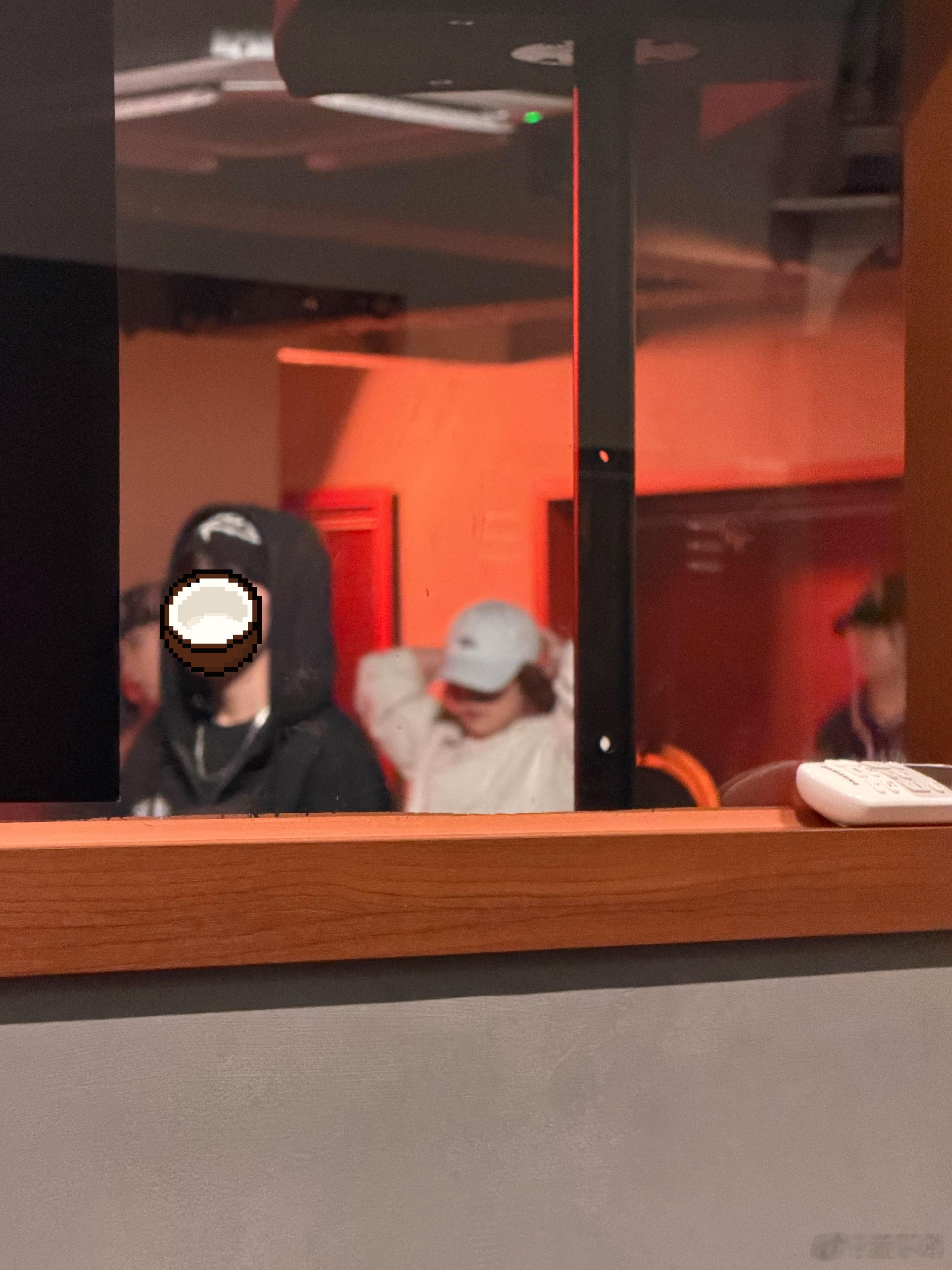 柳堡今天上到了她最喜欢的舞蹈老师的舞蹈课 我真替她开心