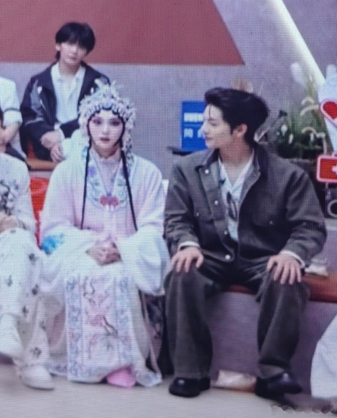 霸道总裁爱上杜丽娘，辉子你别太明显哈哈哈哈披荆斩棘 ​​​