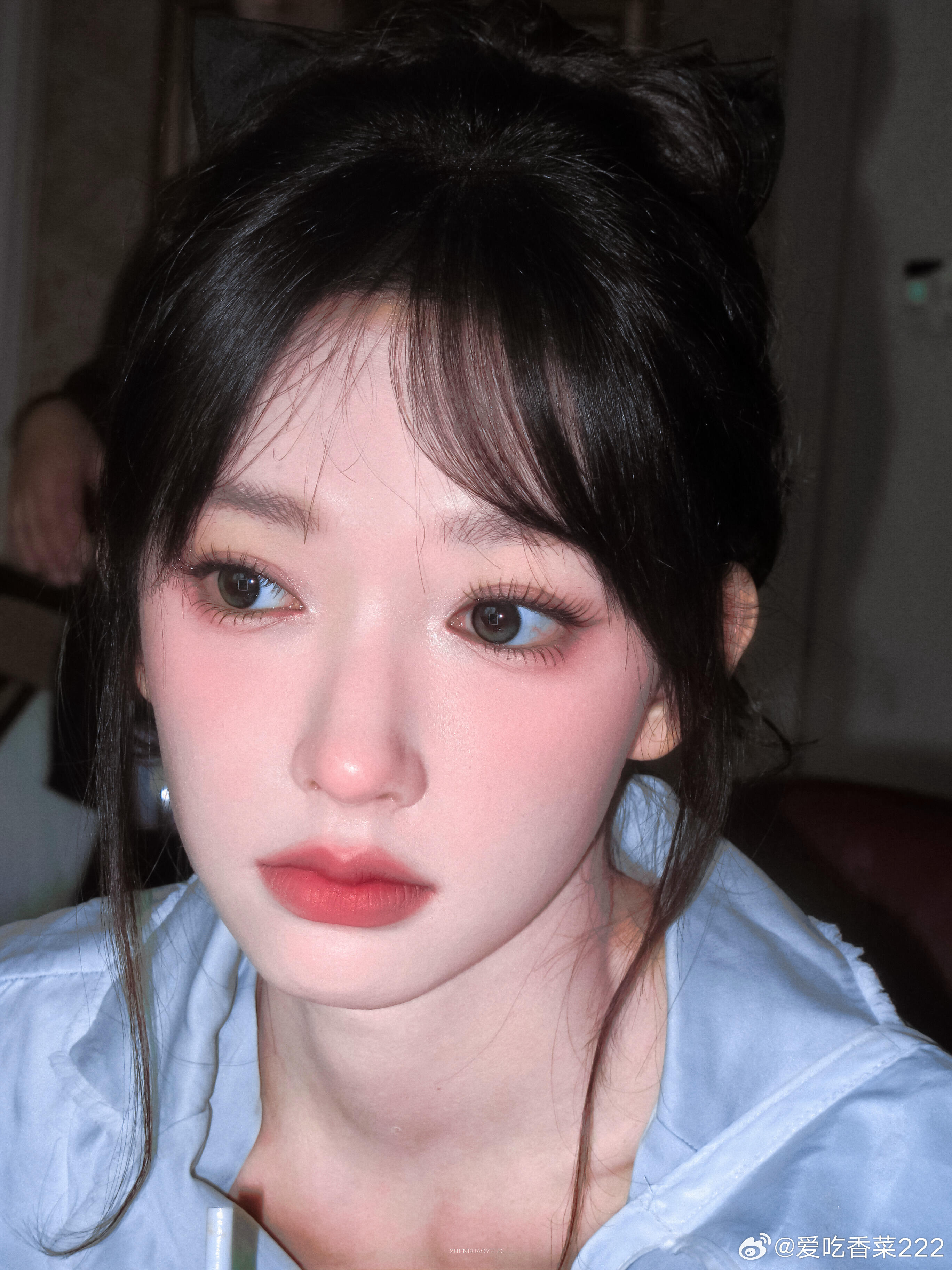 叮咚 你的布偶猫已送达程潇XCOS2026春夏首尔大秀现场能精致御姐又能可爱呆萌