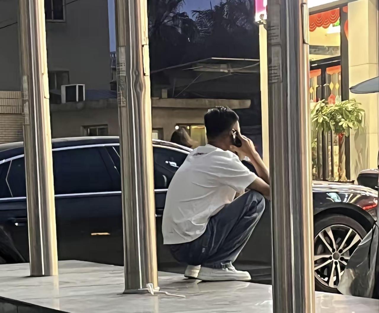 因一段录音厉怀远做了2件事
自从昨天关于厉怀远林丽的一段录音曝光后，很多博主争相