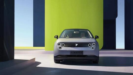 萤火虫和ET9遭到群嘲！蔚来的路走歪了？