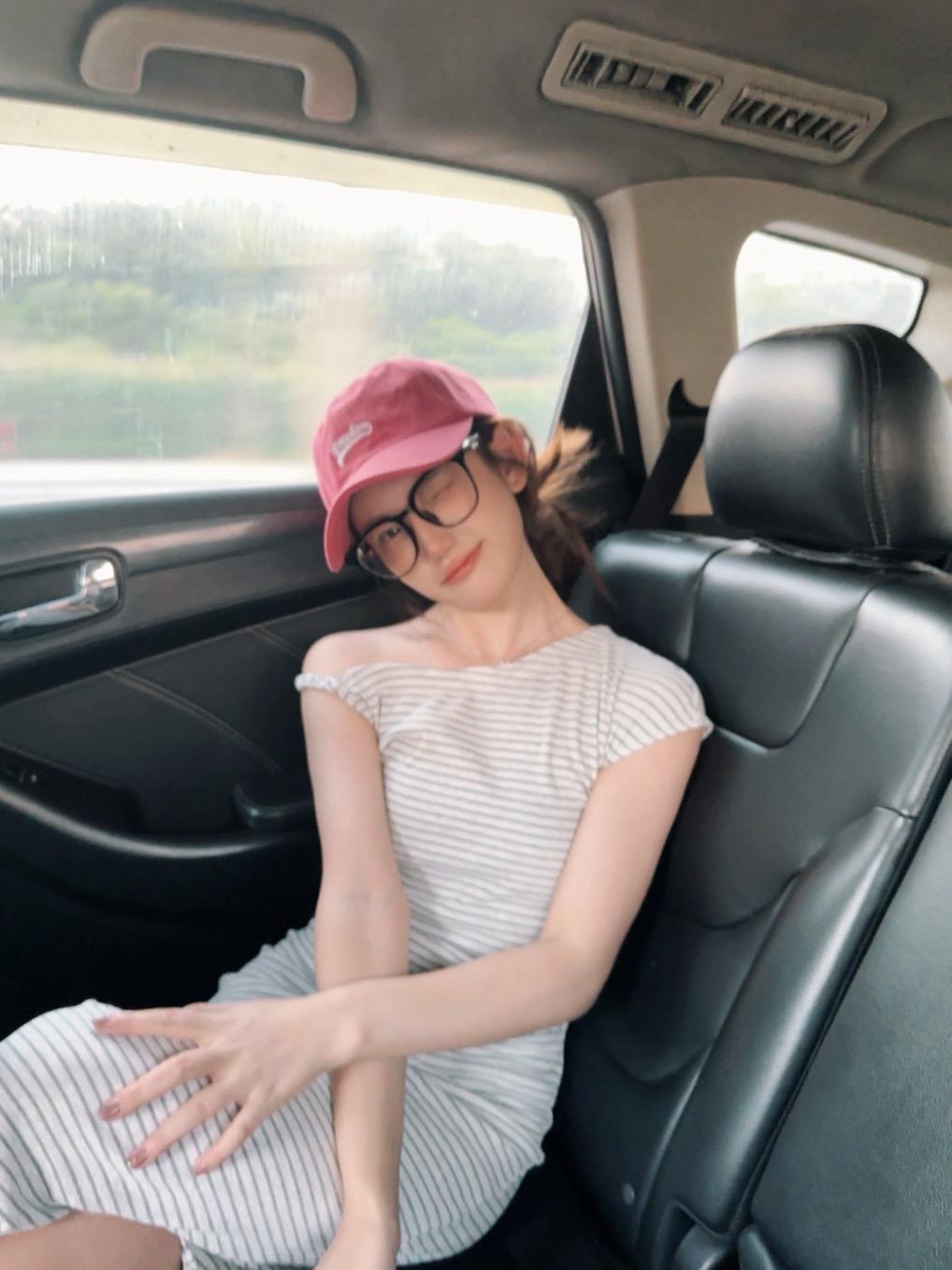 我沉没成本越大 我越会心安理得的离开 我喜欢我仁至义尽后的无情无义