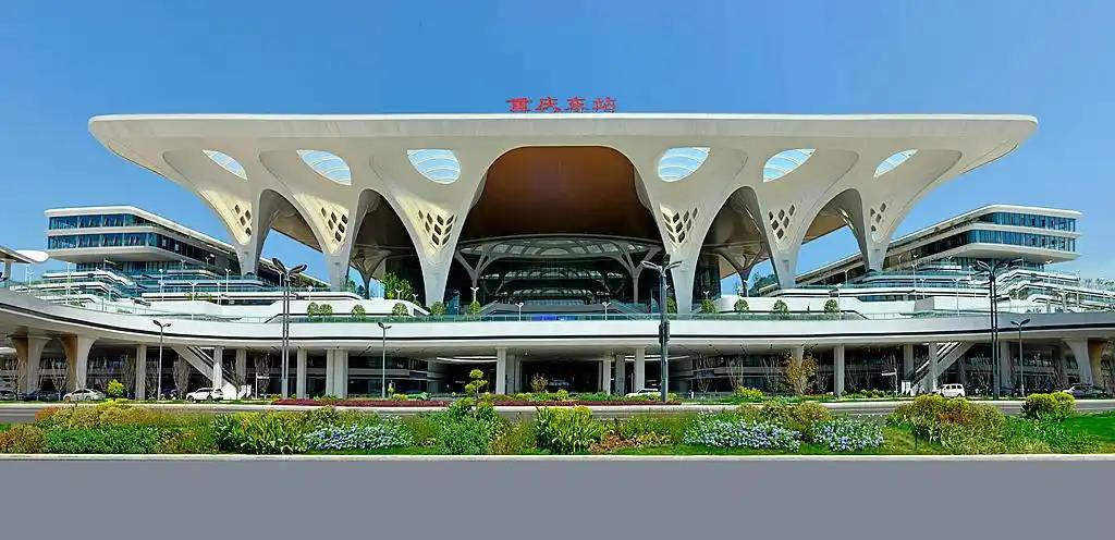 既然印媒说中国机器人的实力，能够在38个月建成世界上最大的火车站，就是重庆东站，