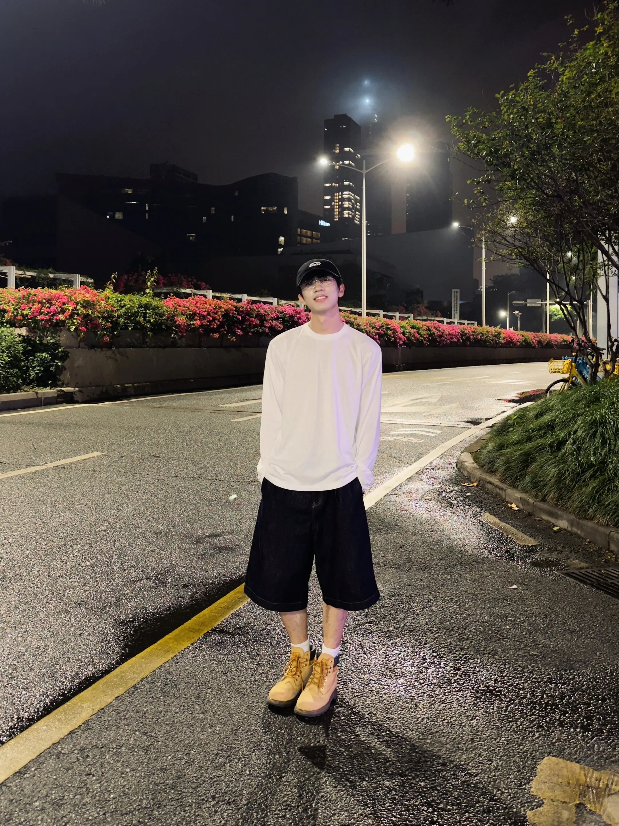 很多人说要和自己握手言和，我不要做这样的人，我要拿石头打磨我这块石头