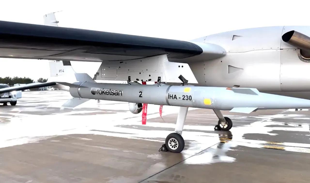 土耳其军队已接收首批新型IHA-230空射弹道导弹，具体交付数量保密。 
IHA