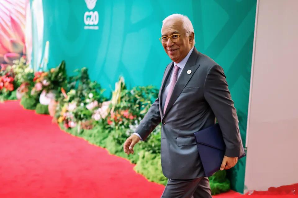 【欧盟高级官员警告美国不要干涉欧洲事务】（美联社）——一位欧盟高级官员周一警告美