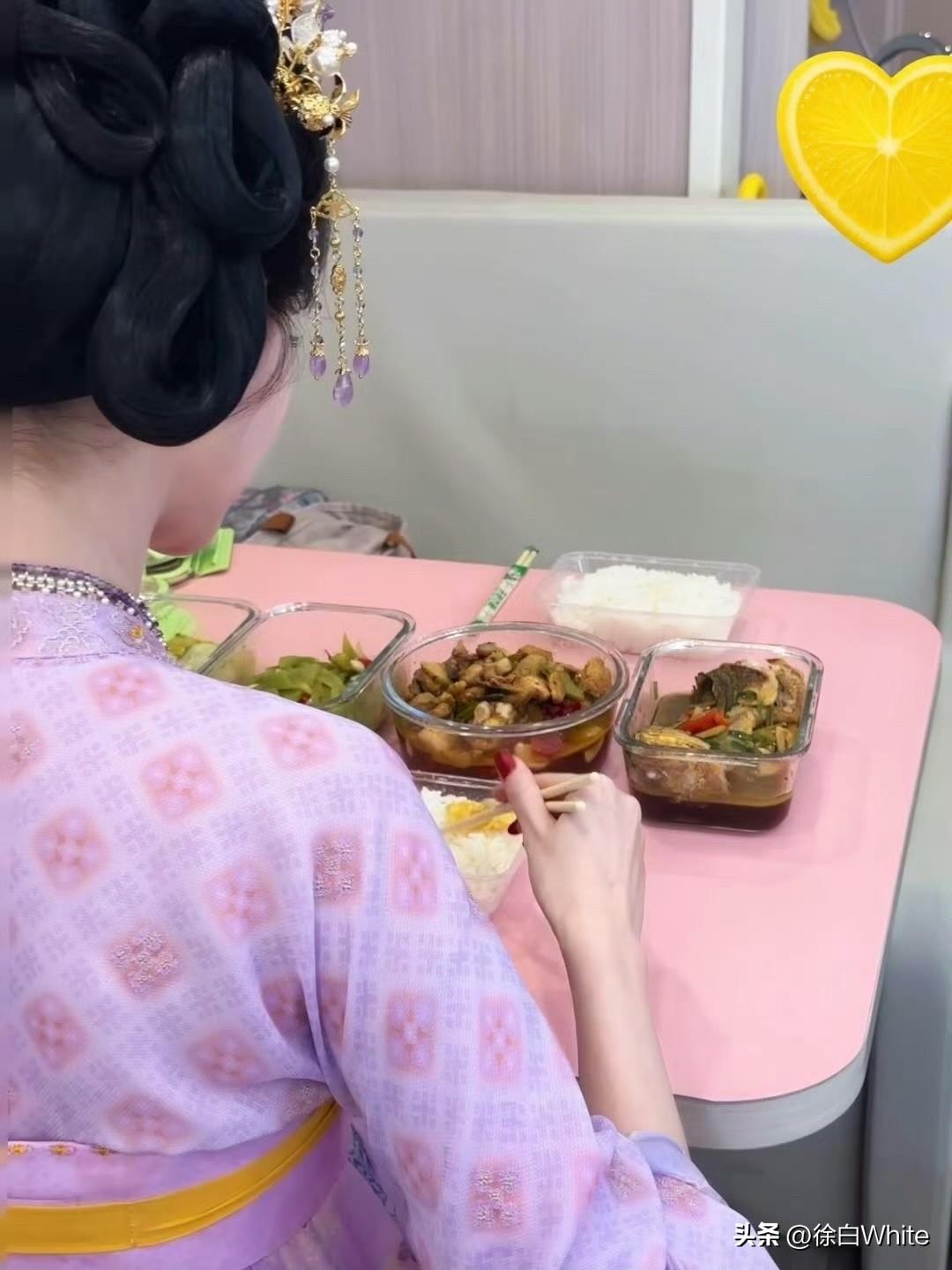 1月16日，翻出孟子义《尚公主》剧组餐食
想说孟子义根本没刻意减重，甚至一直有在