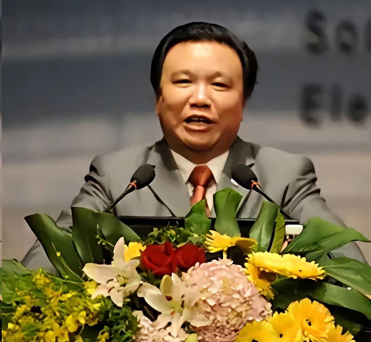 半点不冤！捐给美国7千万，满嘴“中国穷关我啥事，如今破产了”

提起钟馨稼这个名