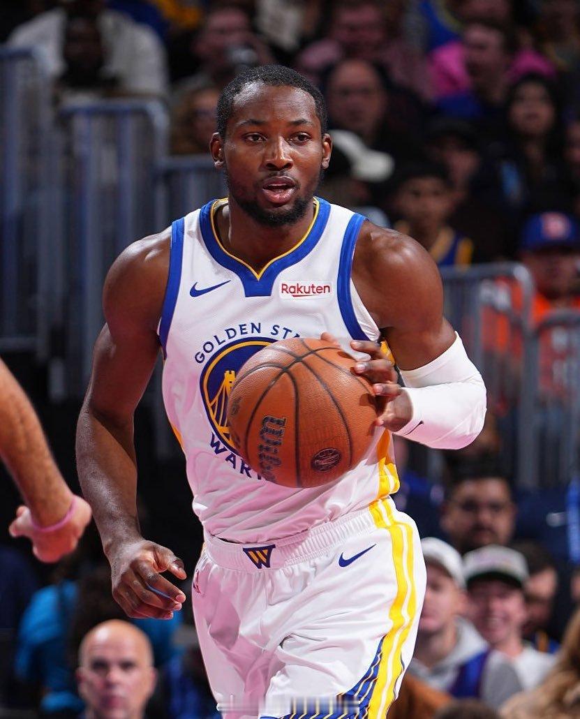 据勇士记者Anthony Slater报道，勇士队原本希望乔纳森·库明加在核磁共