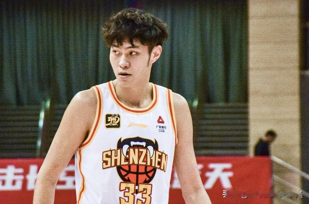 同曦115-86深圳！赛后球迷发表言论说道：

1.王浩然值得国家队的一个名额！